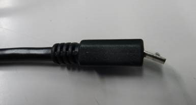 コネクター部分が変形したMicro USB