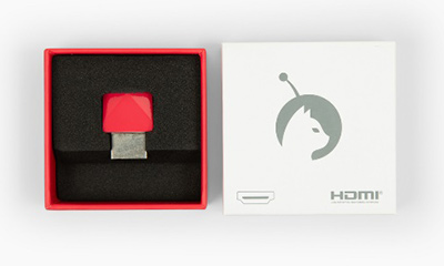 HDMI版のLuna Displayは「USB-C」と書かれた白いパッケージの箱の中に入っています。
