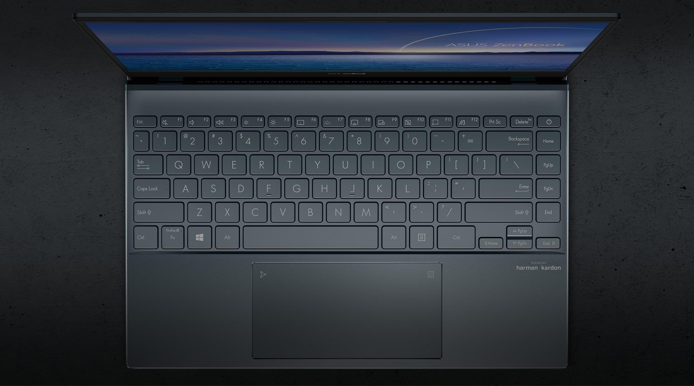 ASUS ZenBook 13を上部から撮影した画像