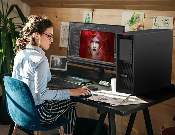 ThinkStation P620を使って作業をしている女性の写真