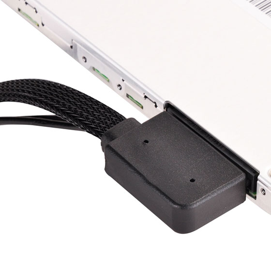 Lateral 90°angled slimline SATA connector connected to SOB03