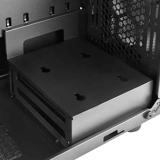 3.5 inch drive cage with additional 2.5 inch drive mount position