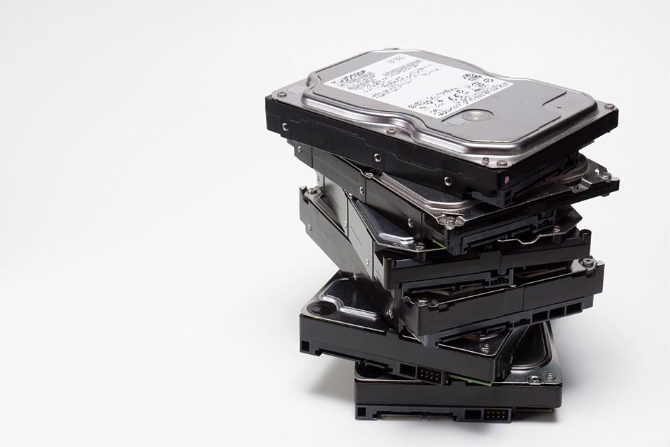 アイオーデータ 4ベイNAS小型ファイルサーバ やむを得ない 合計8TB 