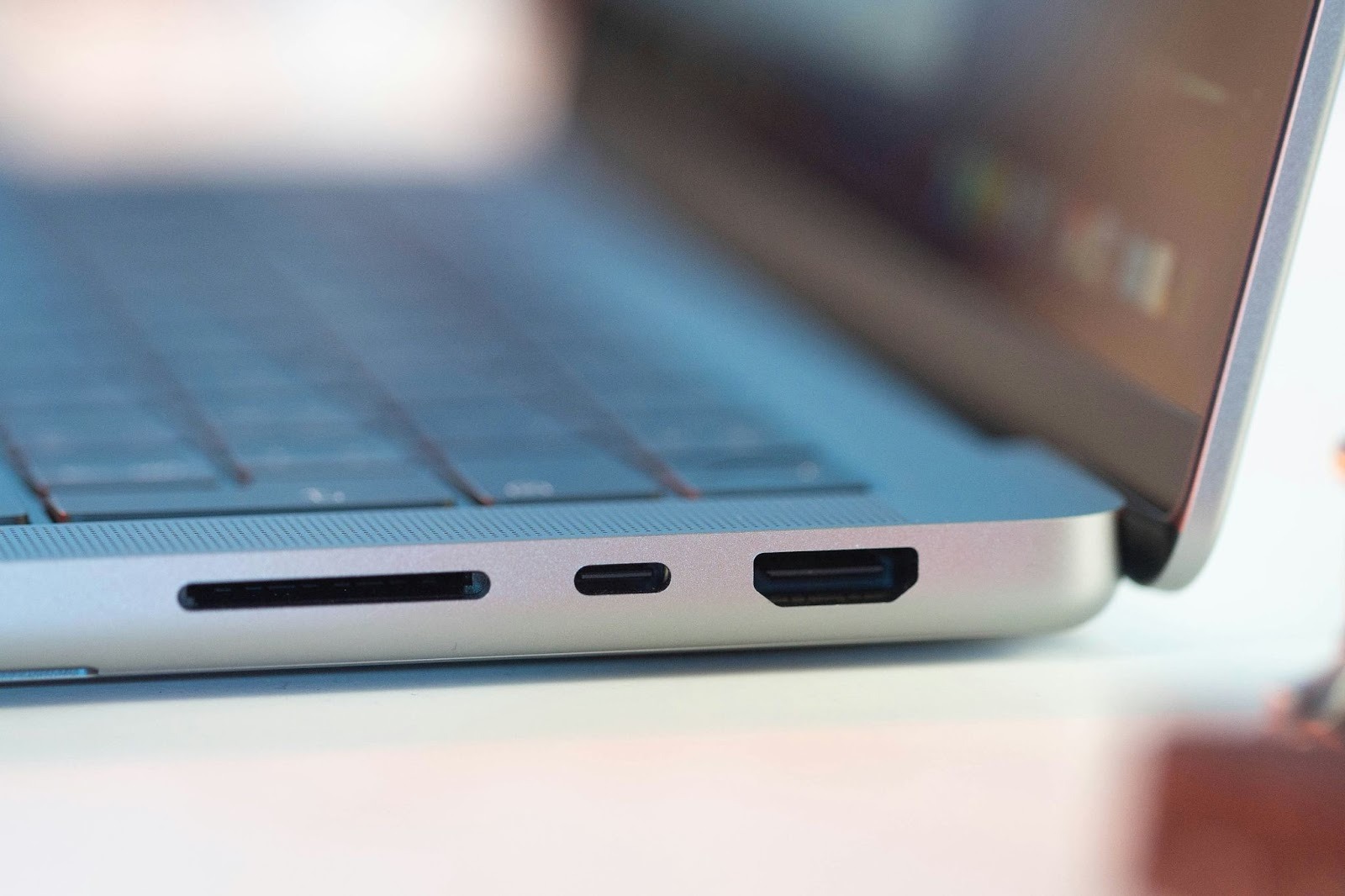 モバイルモニターが繋がらない理由は？USB-C・HDMIの仕組みや接続の