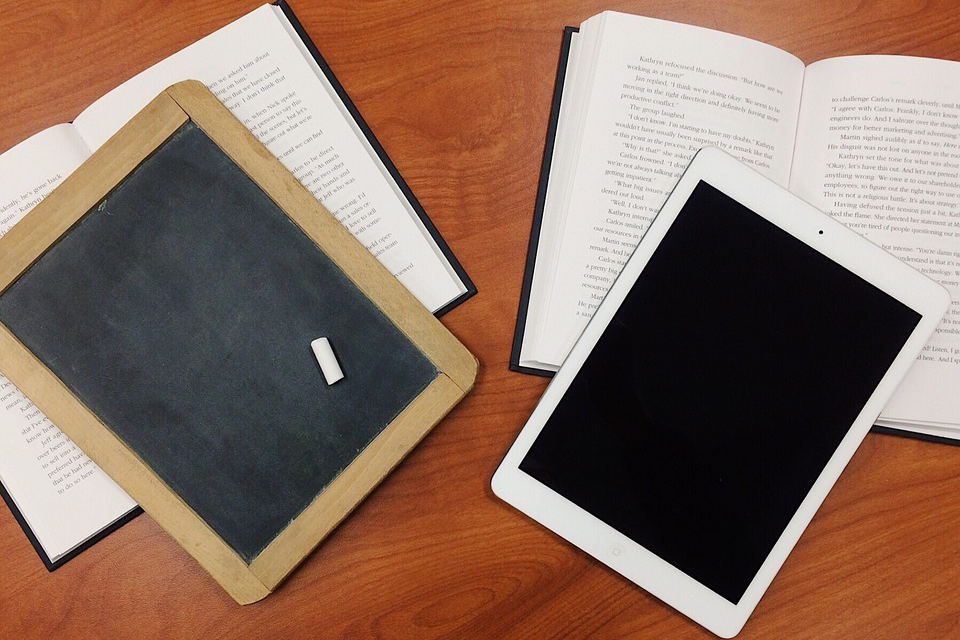 子供も喜ぶ!現代教育に必須のタブレット学習とは?