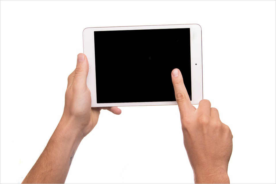 タブレットと工具を連携させて工場の生産性アップ!