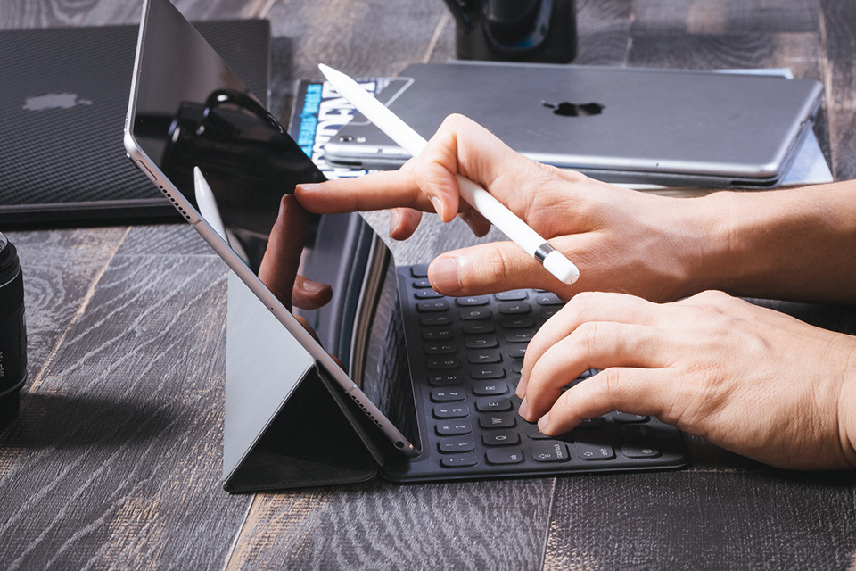 業務を効率的に!企業のタブレットでよく使われているアプリは?