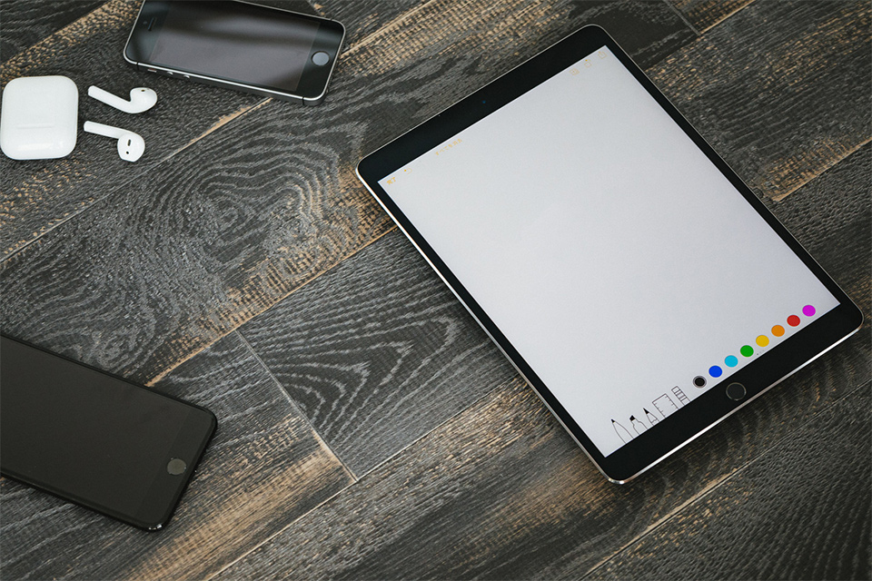 タブレットの利用時はデータ流出に注意!事例を理解し事前に対策を